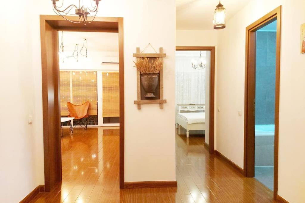 Cosy Boutique 61 Sqm Apartment - Private Parking - Ten Blocks Residence Bucureşti Eksteriør bilde